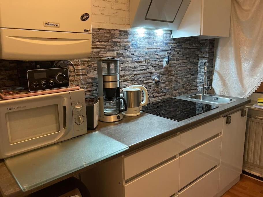 Toll Apartment Am Rhein Netflix Internet 1000 Mbits, Free Parking Duisburg Kültér fotó