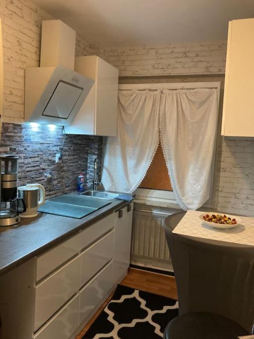 Toll Apartment Am Rhein Netflix Internet 1000 Mbits, Free Parking Duisburg Kültér fotó